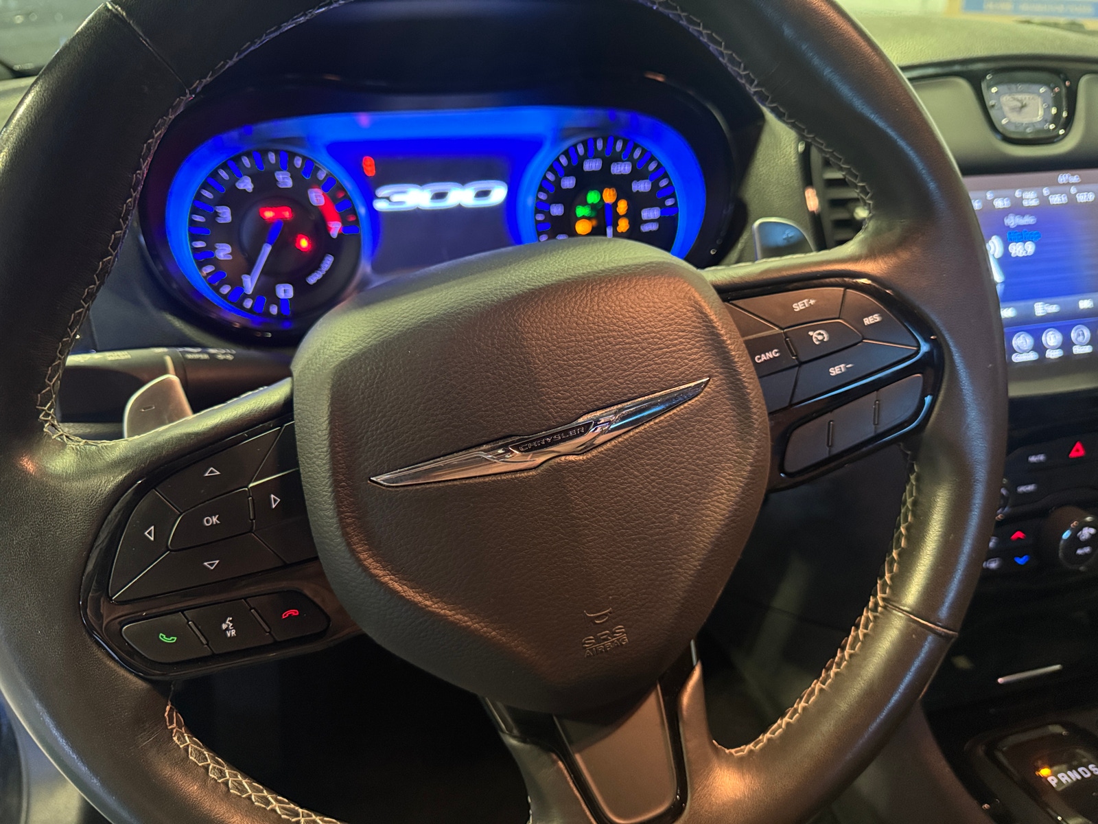 Thumbnail: 2020 Chrysler 300 - 4