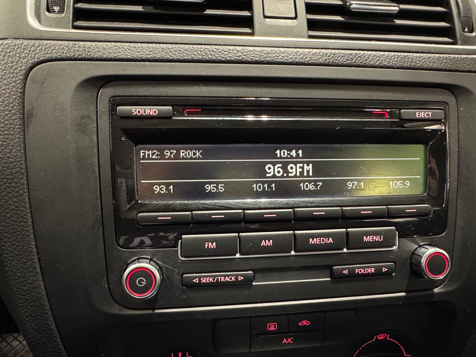 Thumbnail: 2014 Volkswagen Jetta - 4