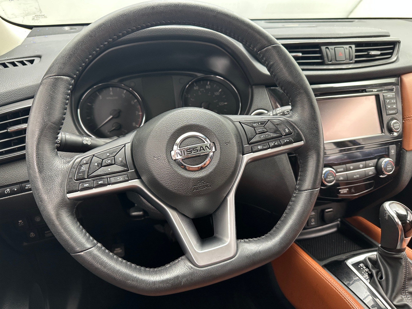 Thumbnail: 2017 Nissan Rogue - 4