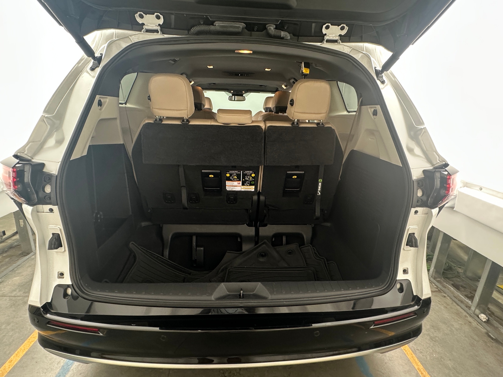Thumbnail: 2022 Toyota Sienna - 6