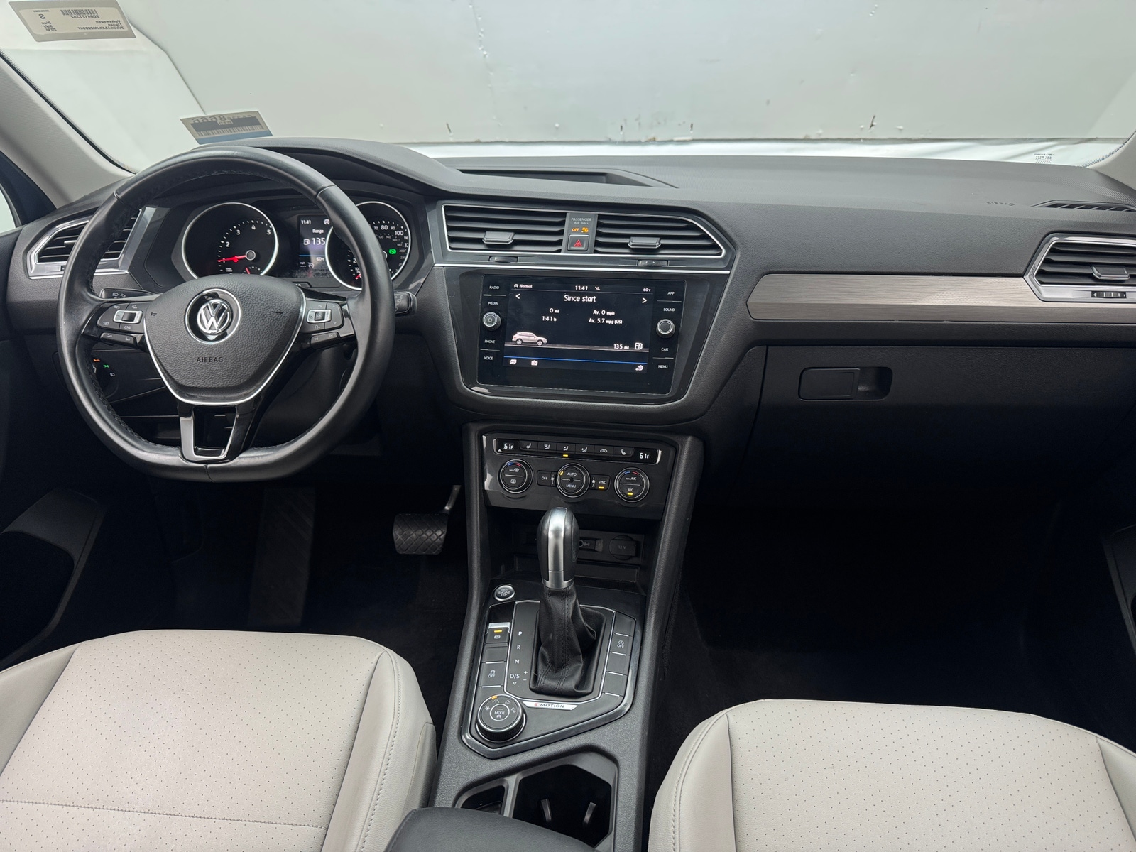 Thumbnail: 2018 Volkswagen Tiguan - 2