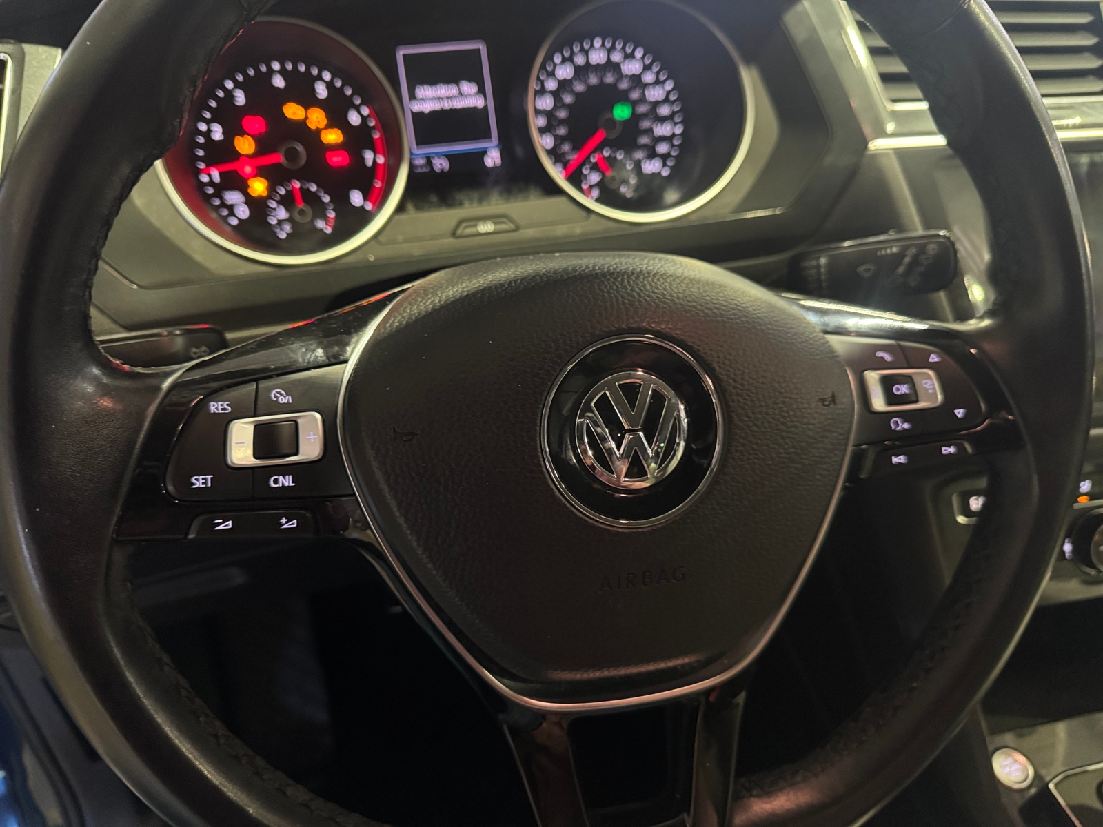 Thumbnail: 2018 Volkswagen Tiguan - 4