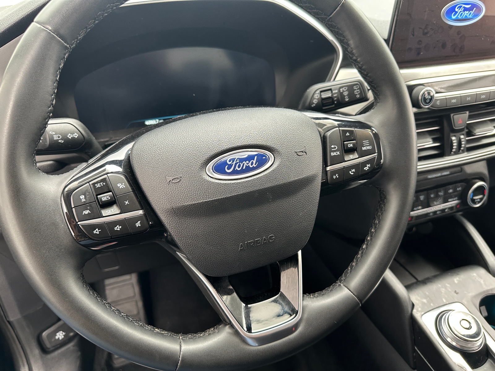 Thumbnail: 2021 Ford Escape - 4