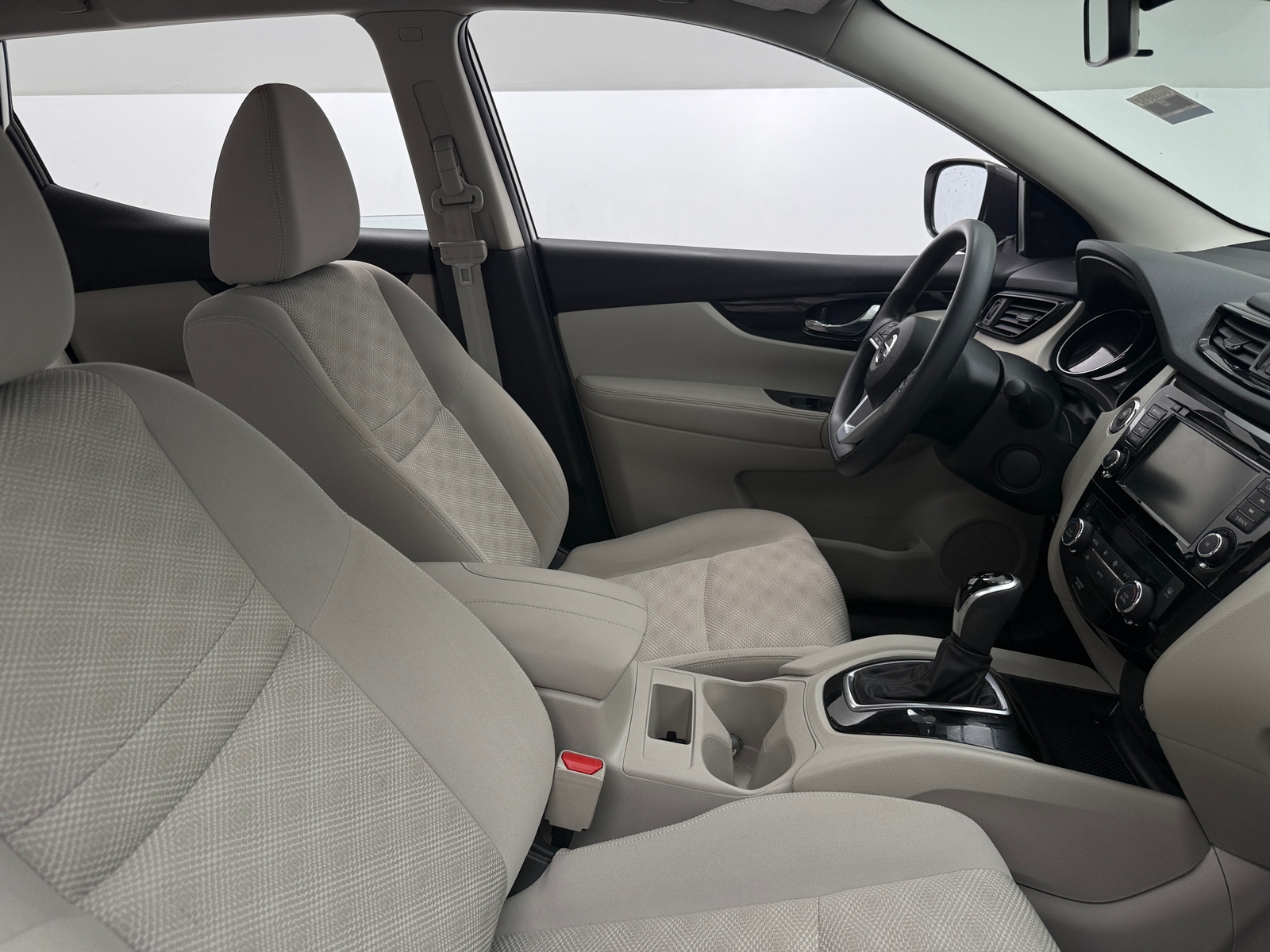 Thumbnail: 2020 Nissan Rogue Sport - 2