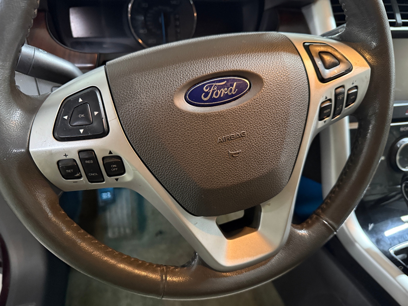 Thumbnail: 2011 Ford Edge - 4