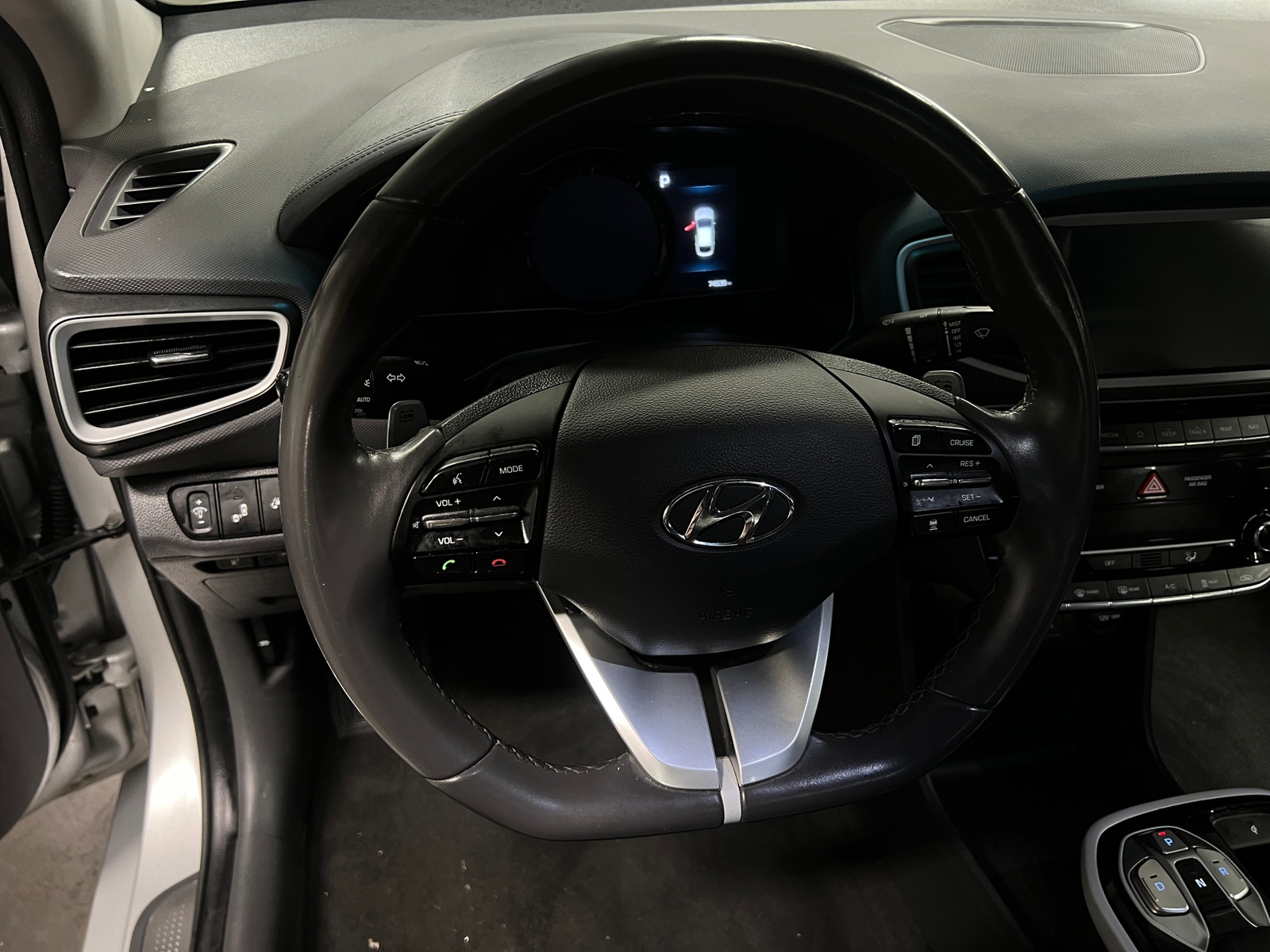 Thumbnail: 2019 Hyundai Ioniq - 4