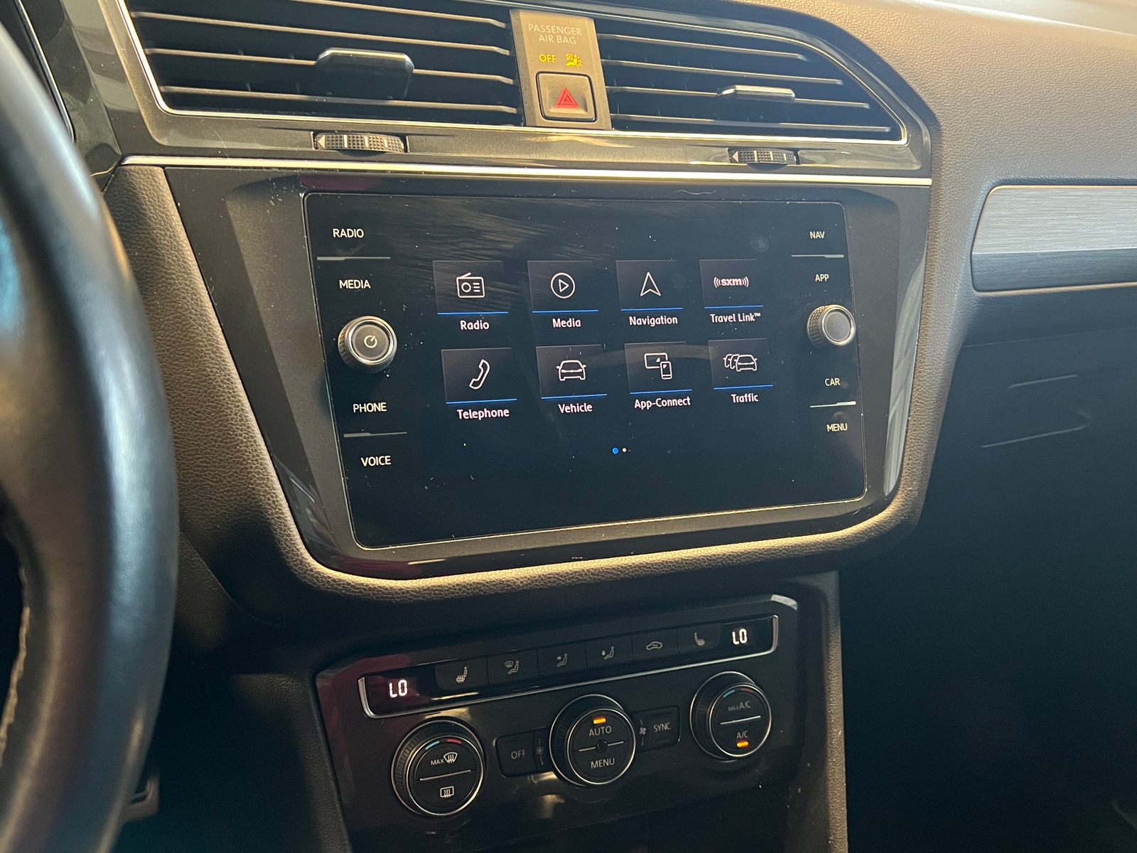 Thumbnail: 2019 Volkswagen Tiguan - 4