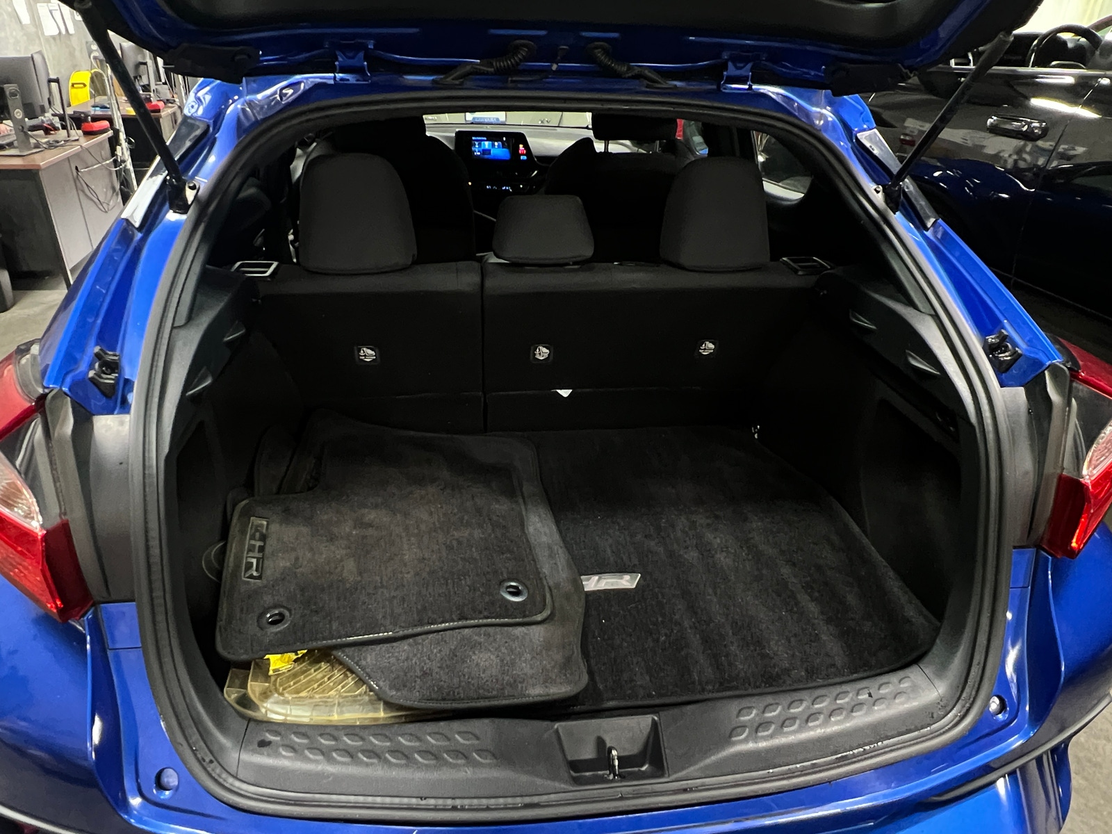 Thumbnail: 2018 Toyota C-HR - 7
