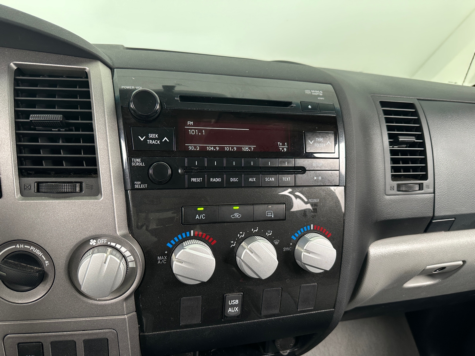 Thumbnail: 2011 Toyota Tundra - 4
