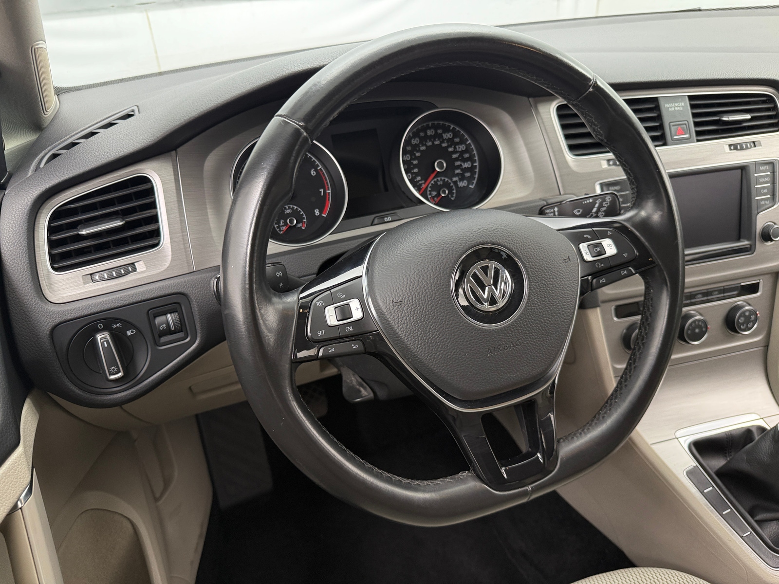 Thumbnail: 2016 Volkswagen Golf - 5