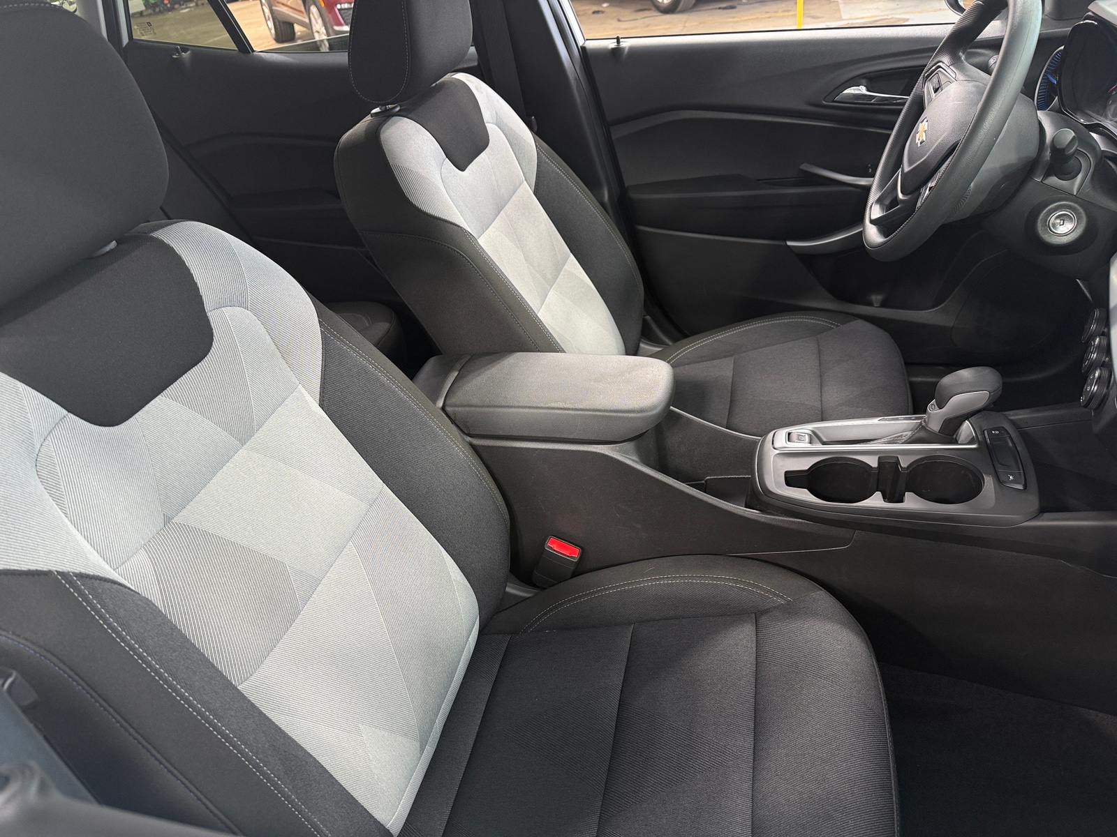 Thumbnail: 2025 Chevrolet Trax - 2