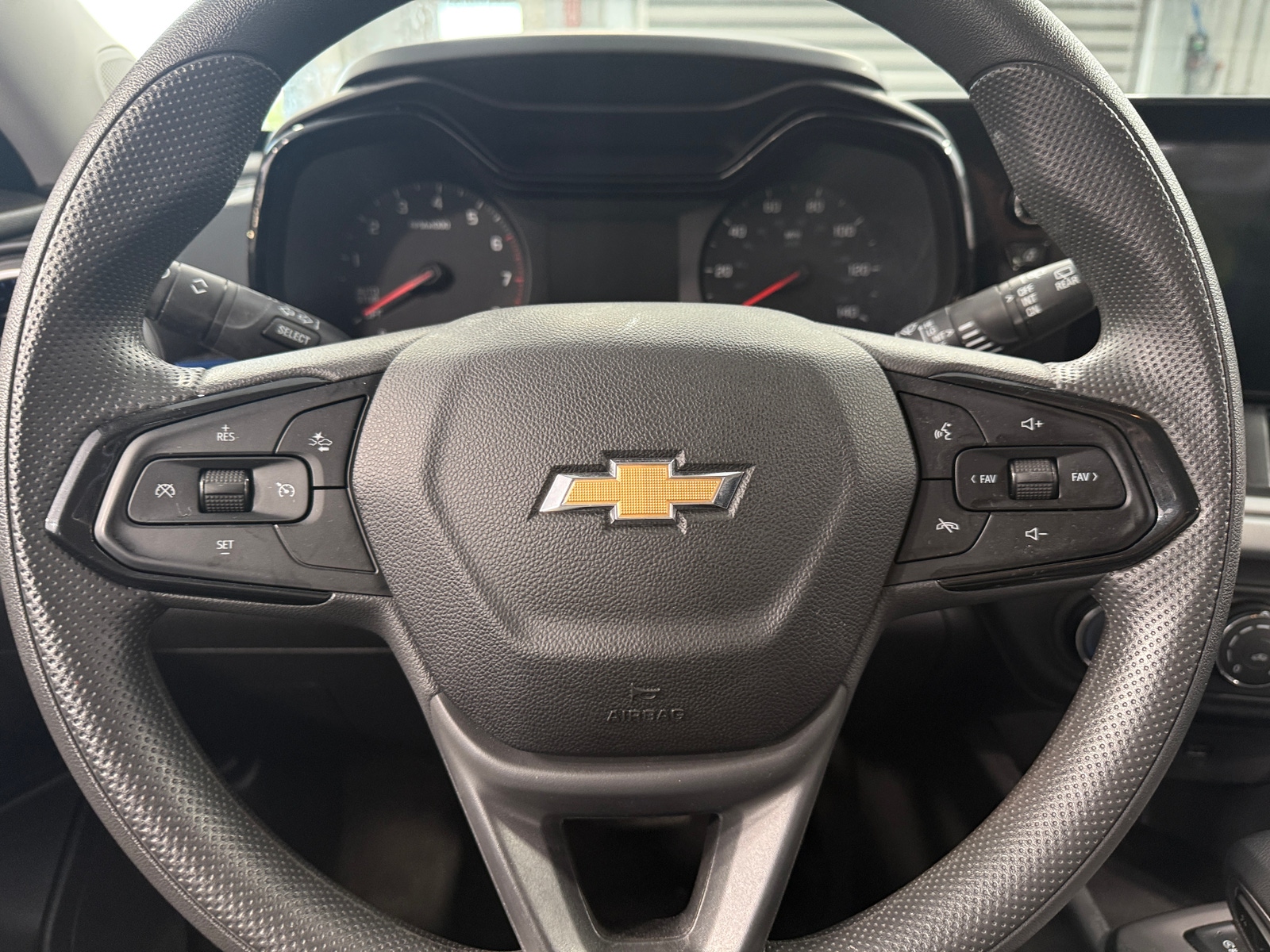 Thumbnail: 2025 Chevrolet Trax - 5