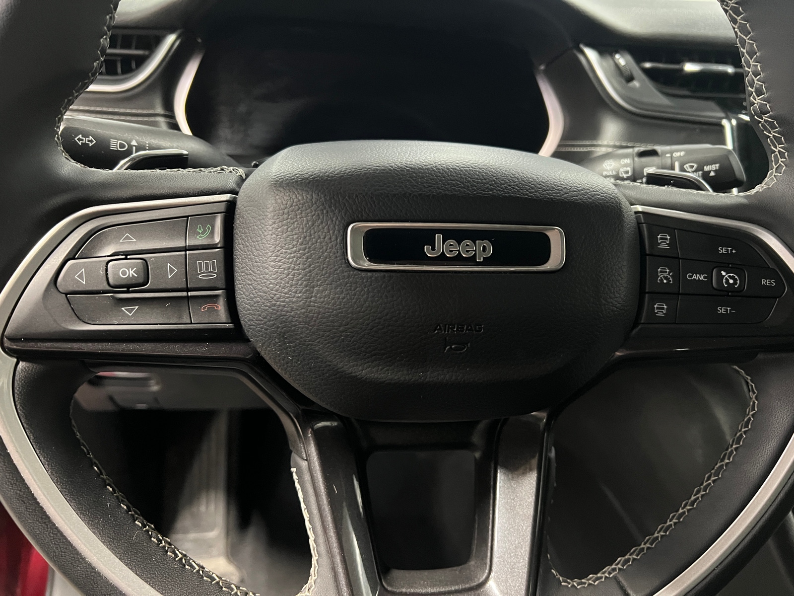 Thumbnail: 2023 Jeep Grand Cherokee L - 5