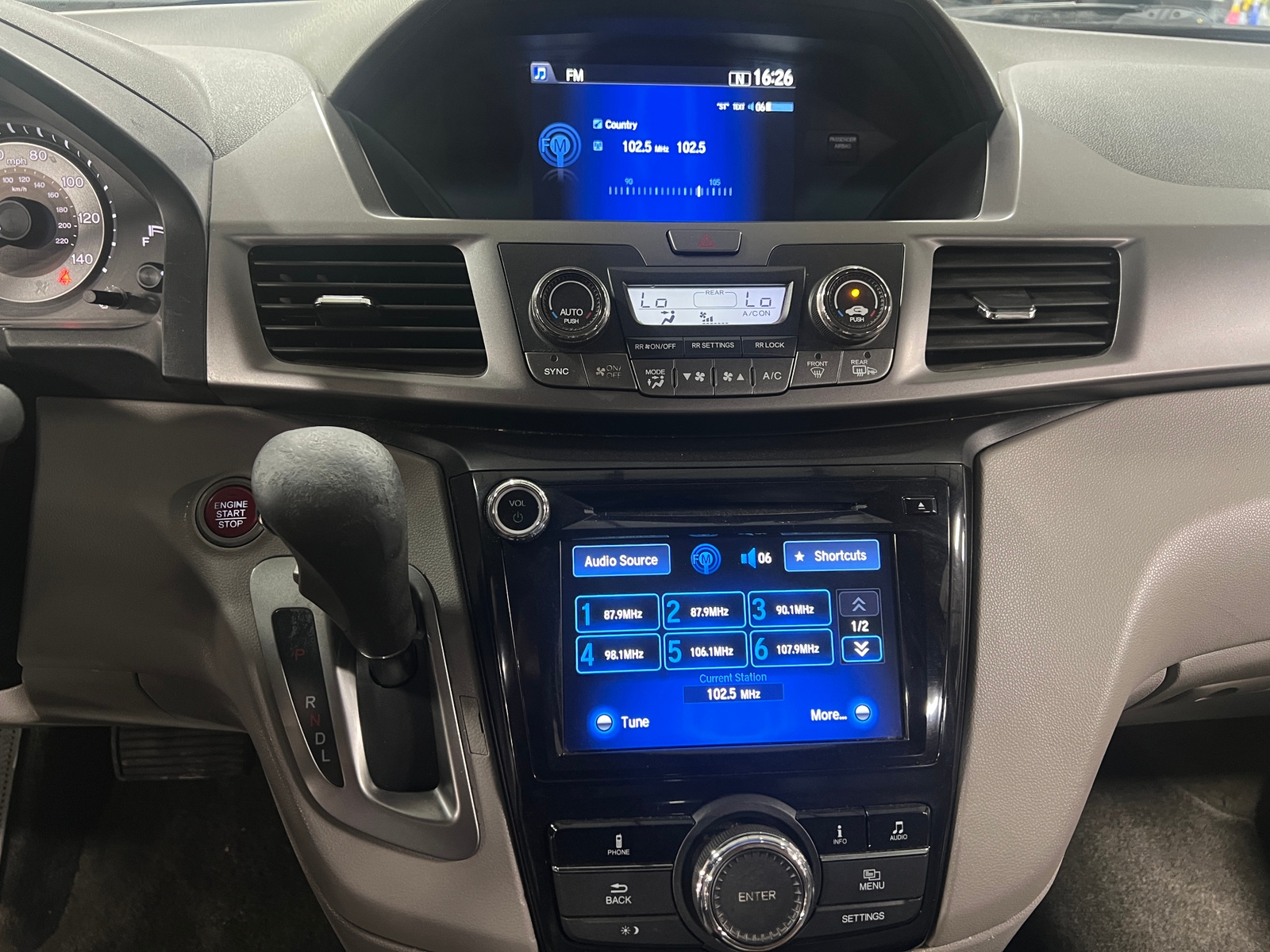 Thumbnail: 2015 Honda Odyssey - 4