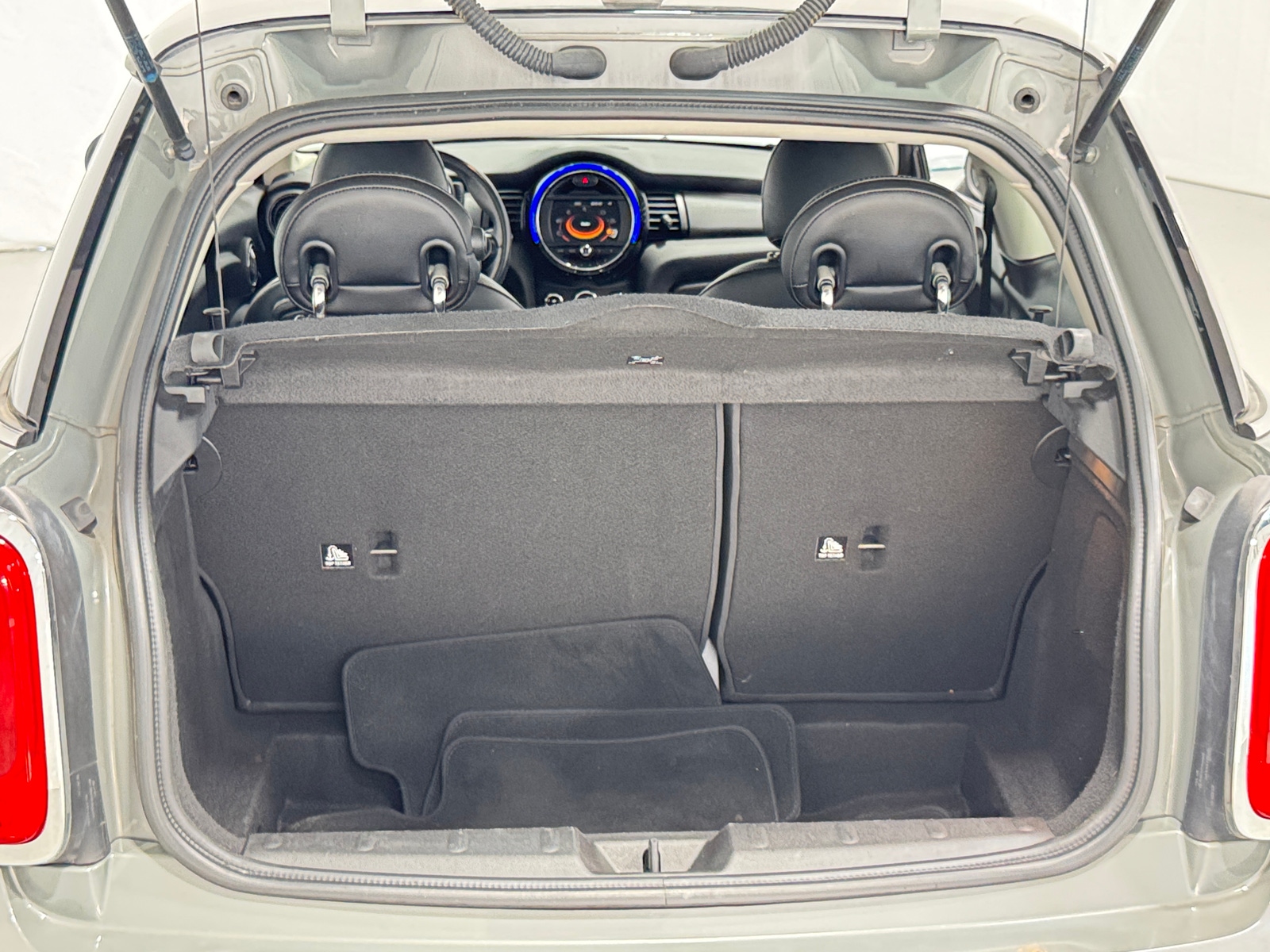 Thumbnail: 2017 MINI Cooper Hardtop - 6