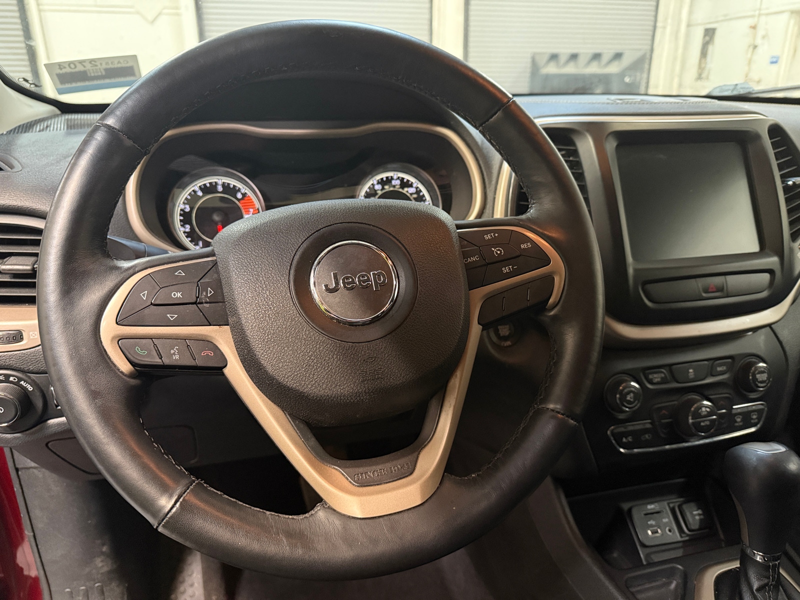 Thumbnail: 2017 Jeep Cherokee - 4