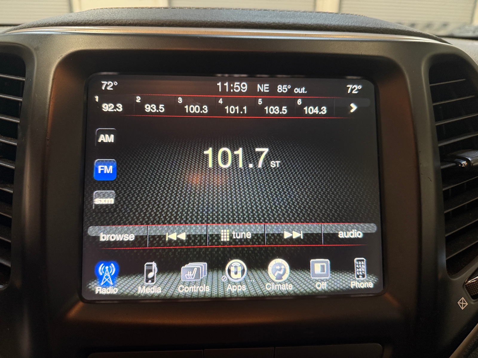 Thumbnail: 2017 Jeep Cherokee - 3