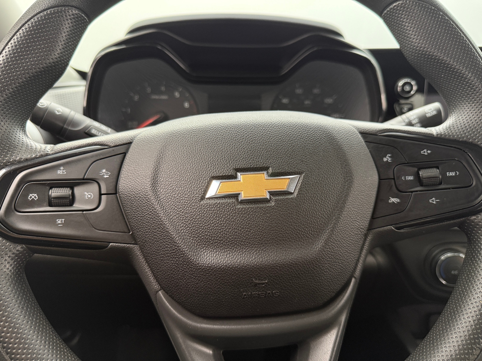 Thumbnail: 2025 Chevrolet Trax - 5