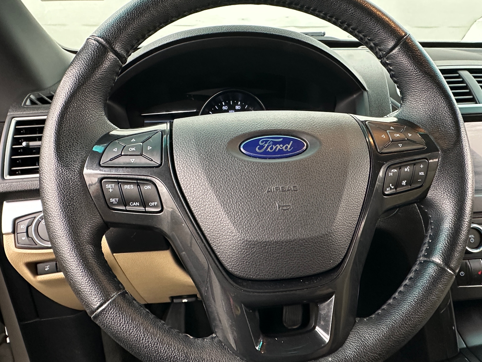 Thumbnail: 2017 Ford Explorer - 4