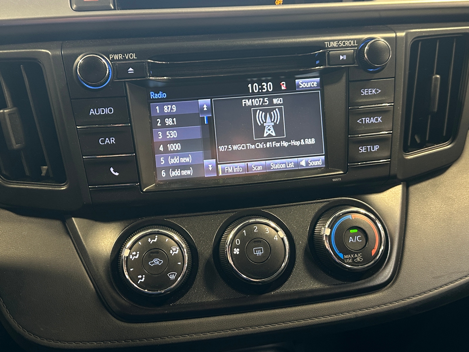 Thumbnail: 2017 Toyota RAV4 - 4