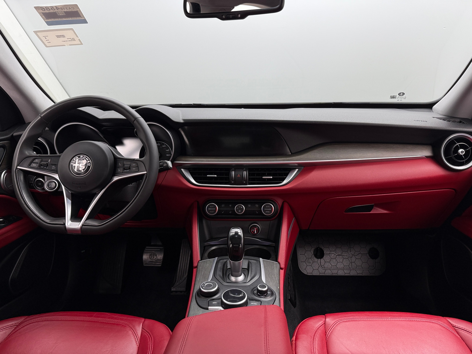 Thumbnail: 2018 Alfa Romeo Stelvio - 2