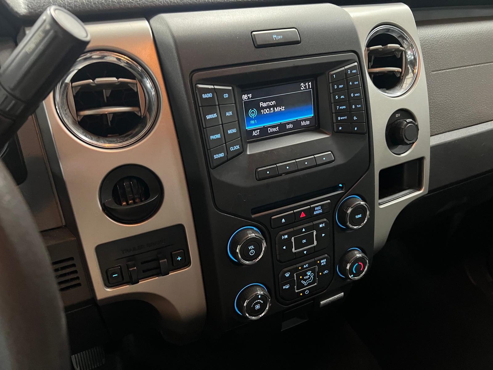 Thumbnail: 2014 Ford Econoline - 4