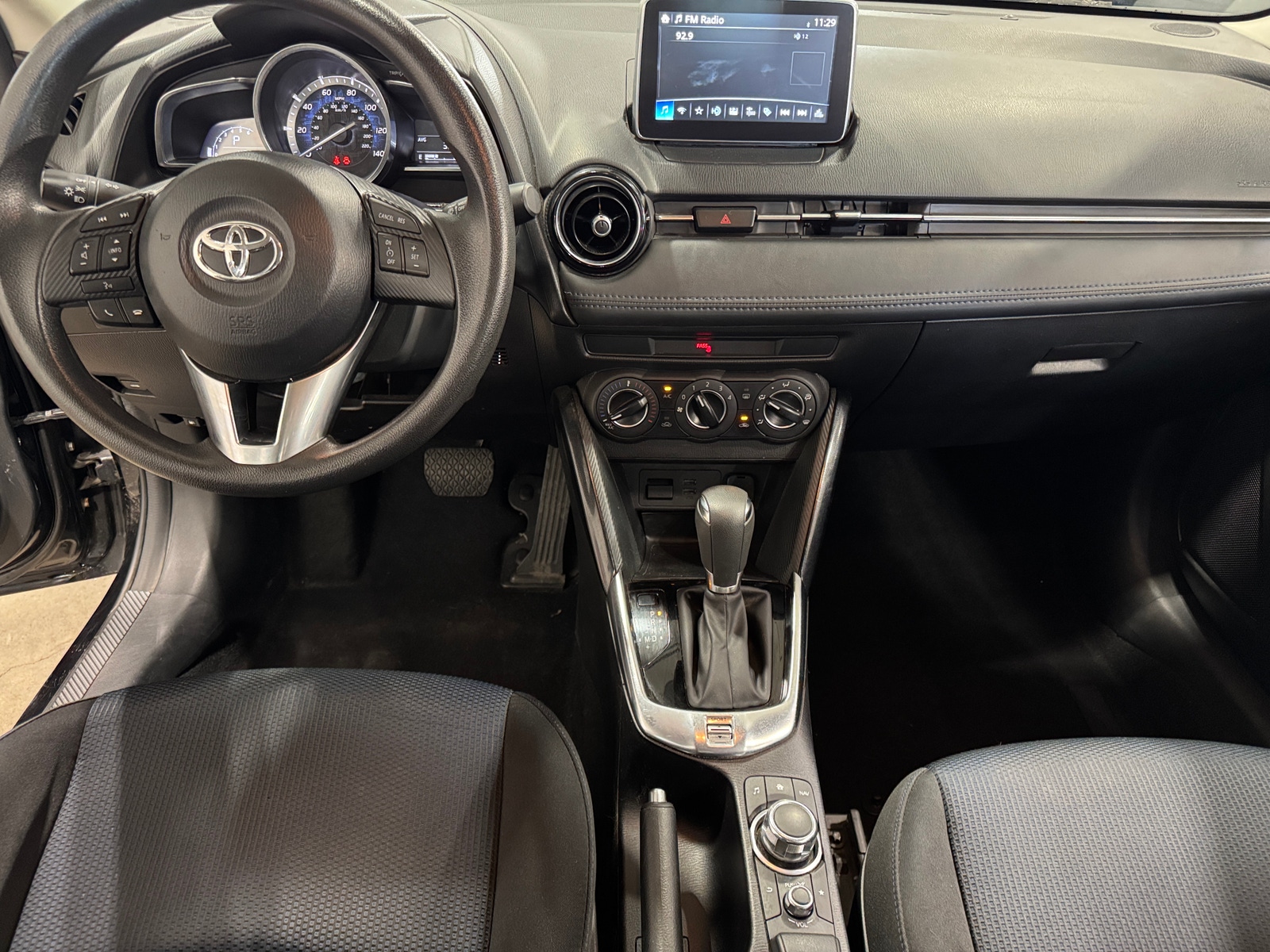 Thumbnail: 2017 Toyota Yaris iA - 3