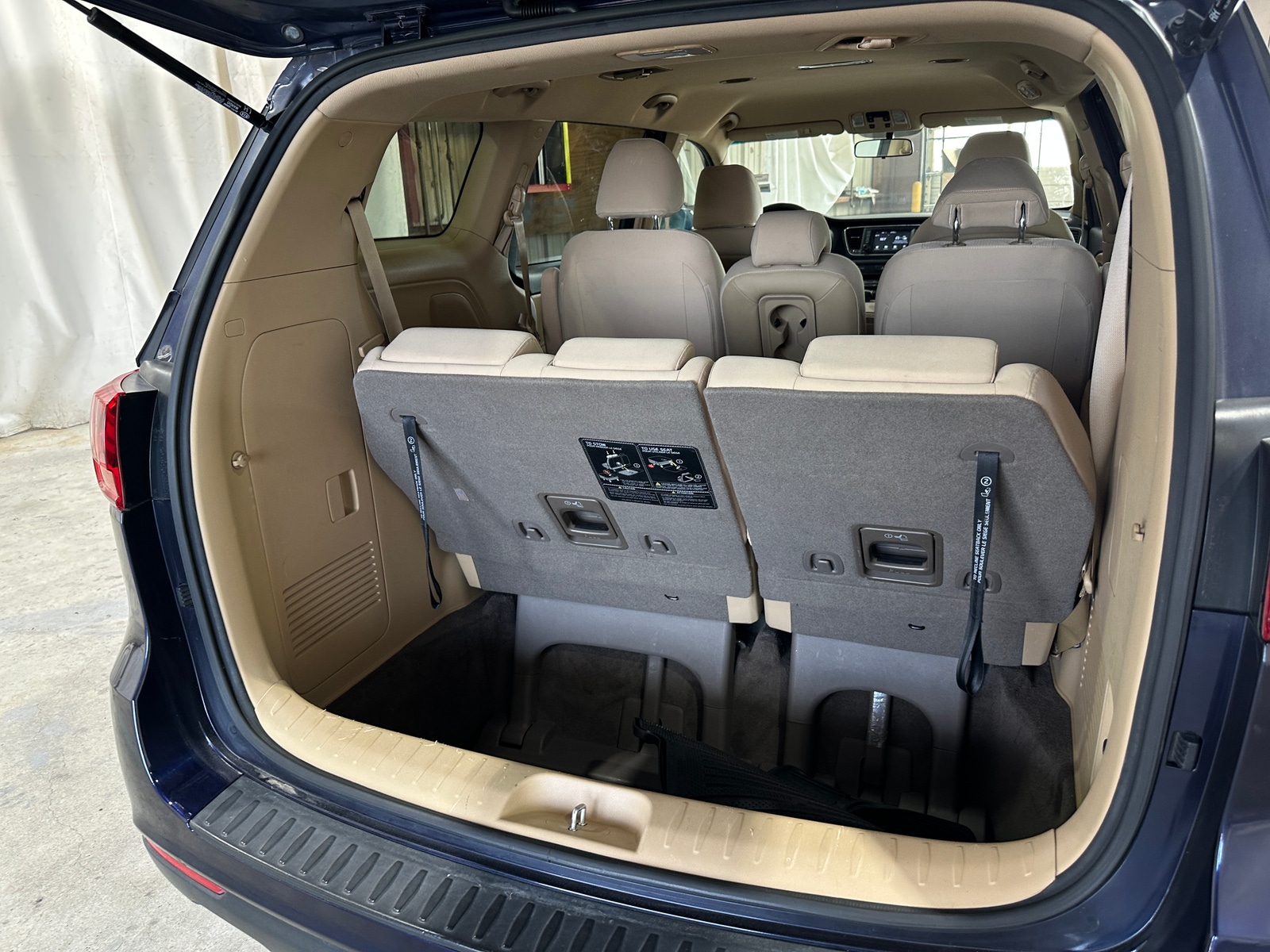 Thumbnail: 2019 Kia Sedona - 7