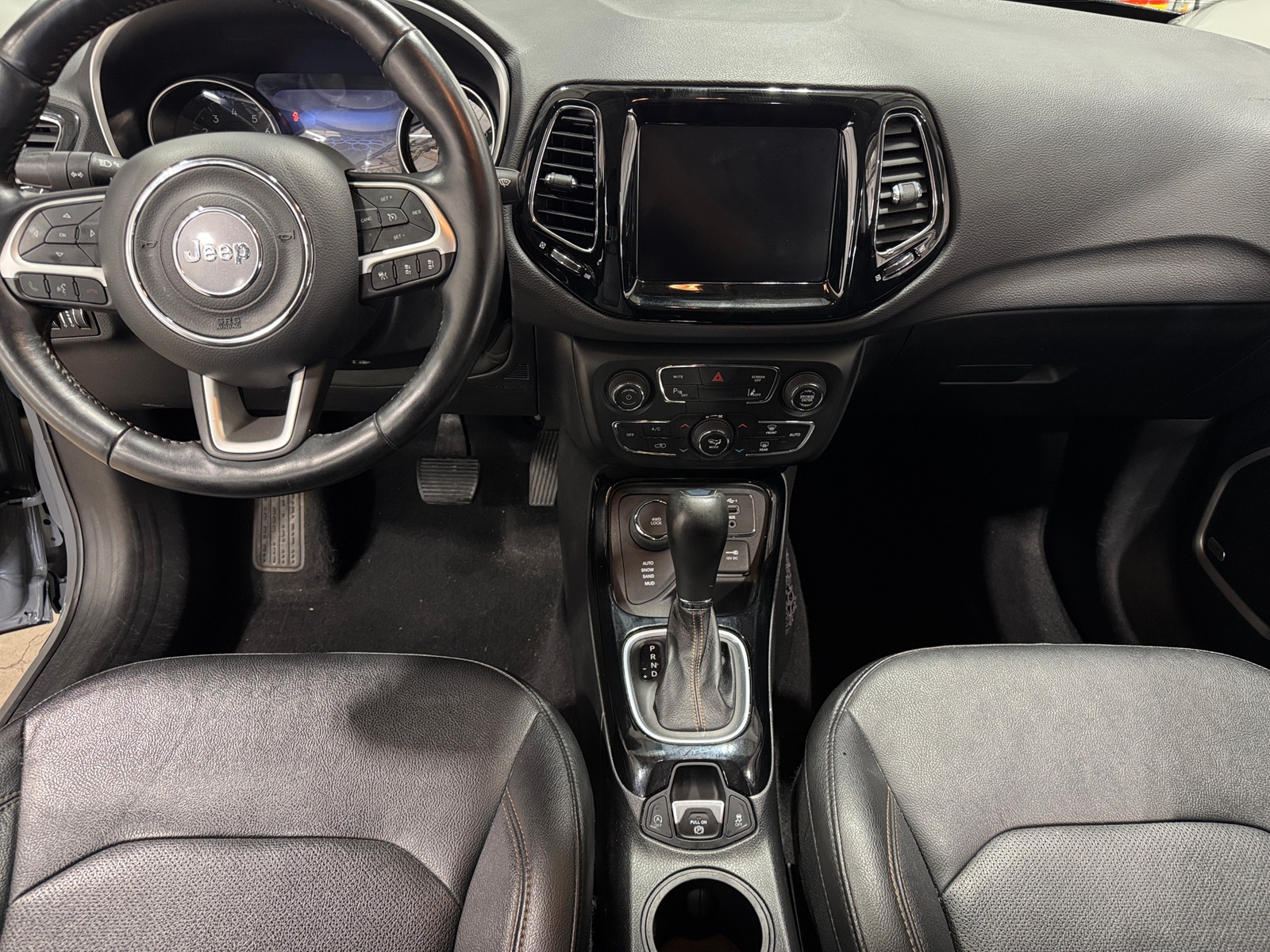 Thumbnail: 2021 Jeep Compass - 3