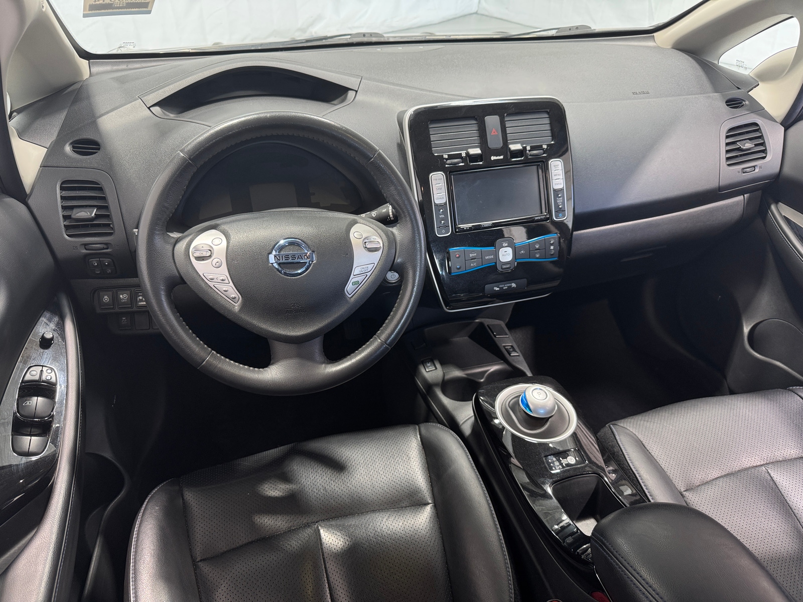 Thumbnail: 2017 Nissan Leaf - 2