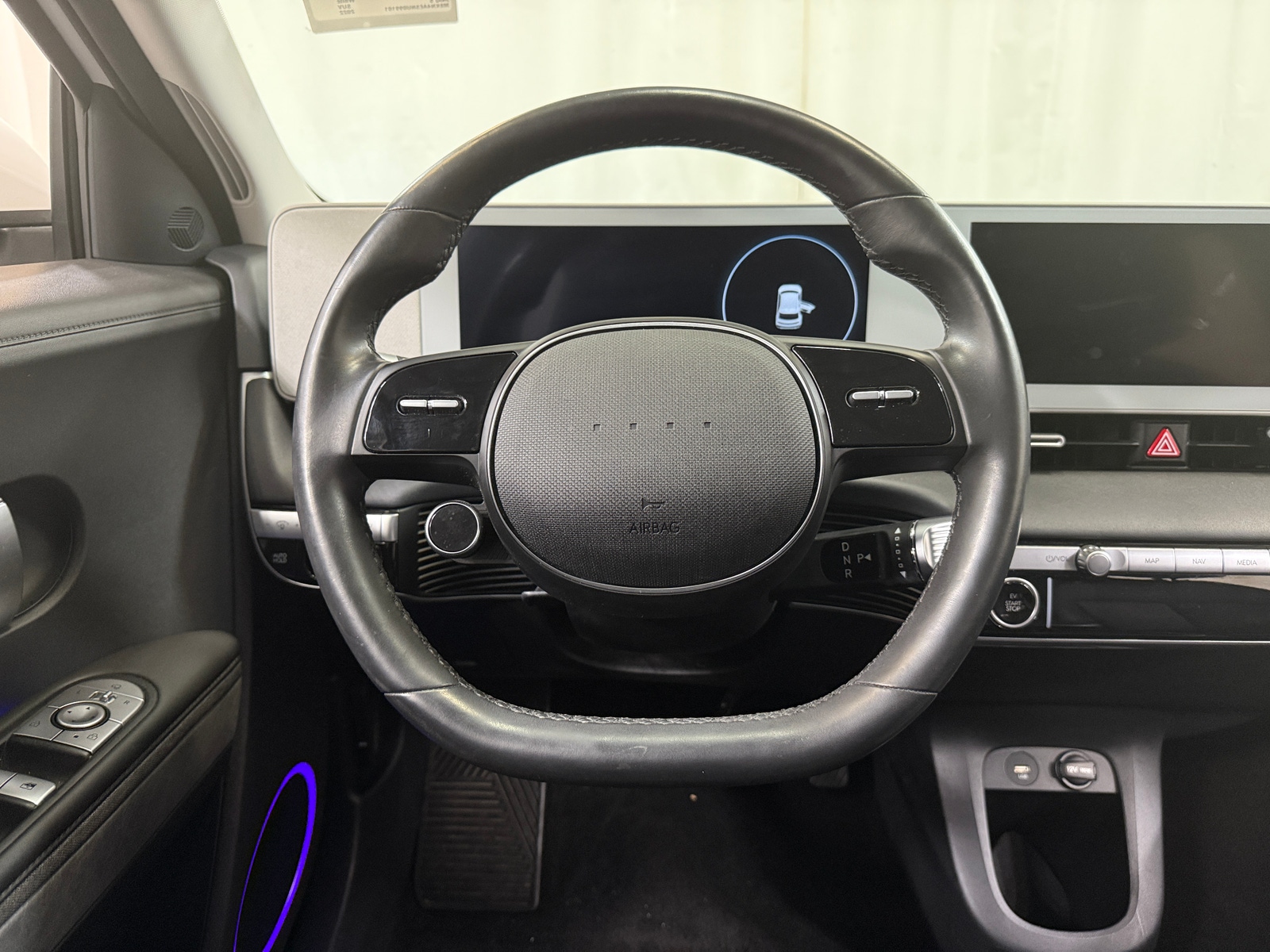 Thumbnail: 2022 Hyundai Ioniq 5 - 4