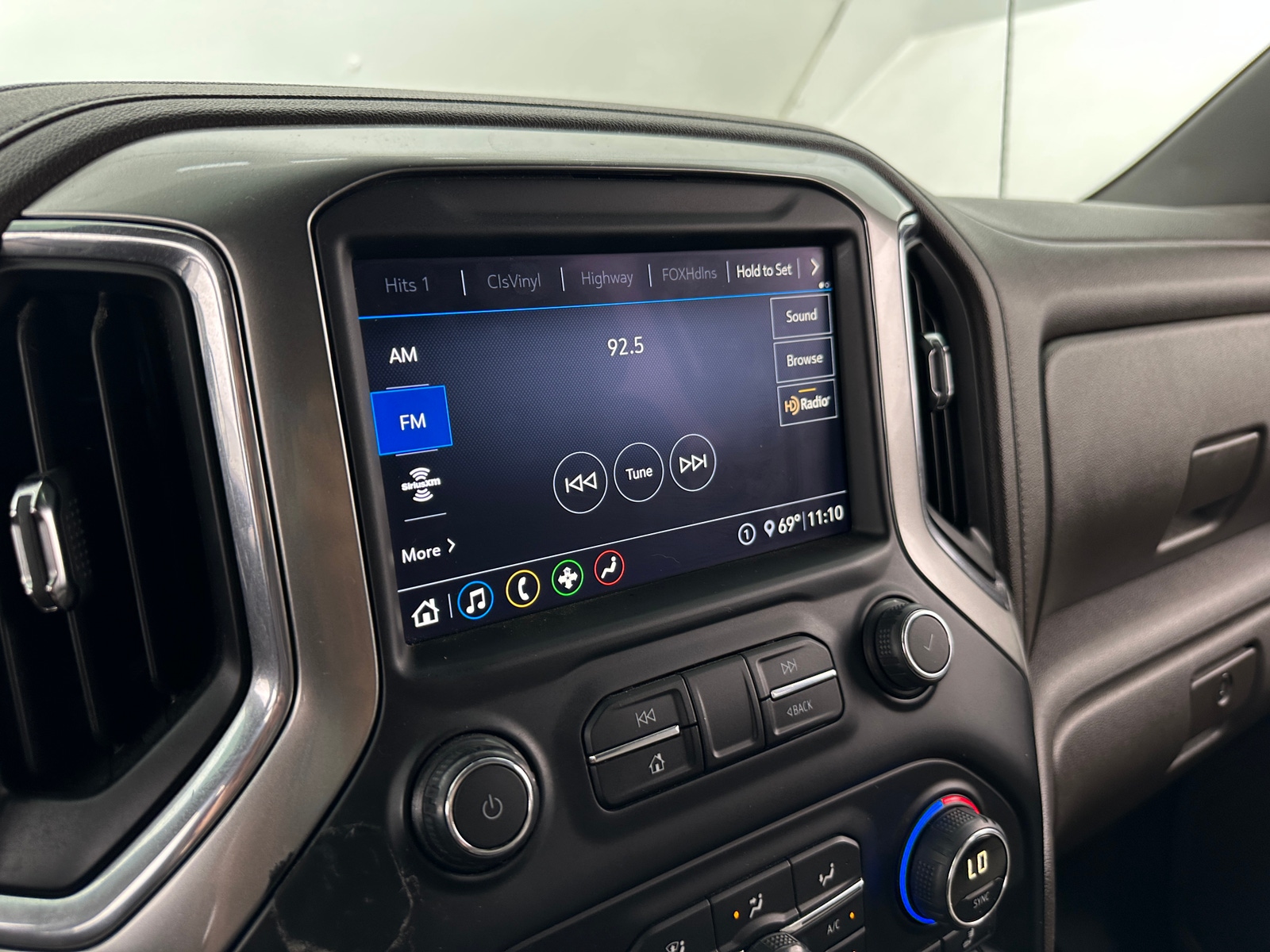 Thumbnail: 2020 Chevrolet Silverado 1500 - 4
