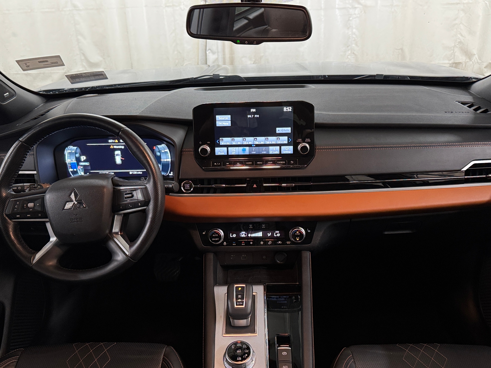 Thumbnail: 2022 Mitsubishi Outlander - 2