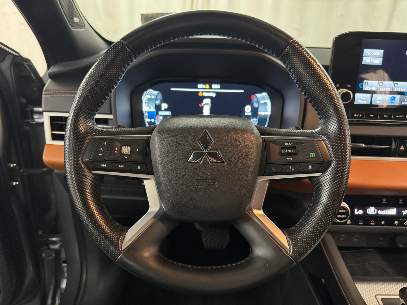 Thumbnail: 2022 Mitsubishi Outlander - 4