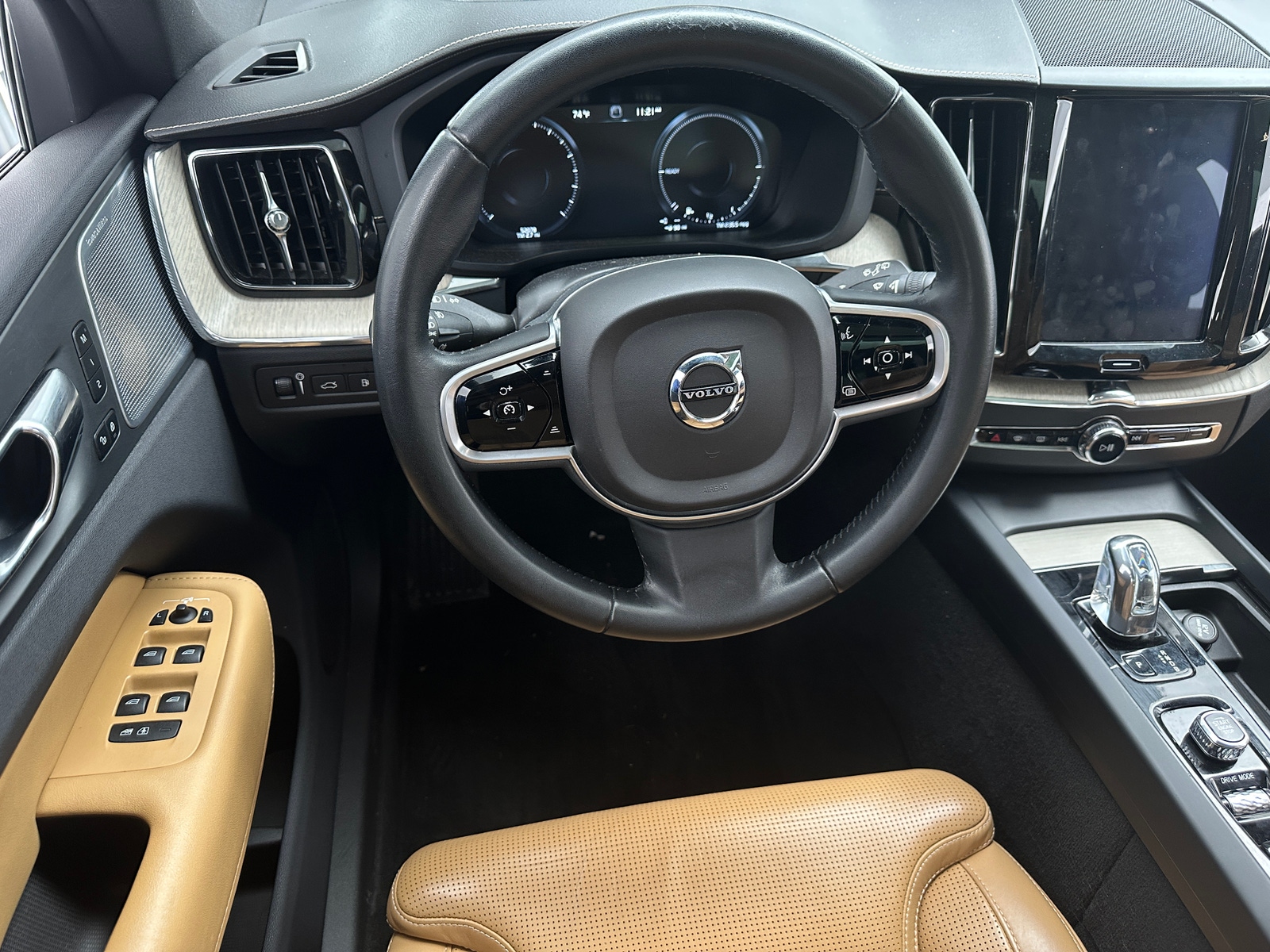 Thumbnail: 2019 Volvo XC60 - 4