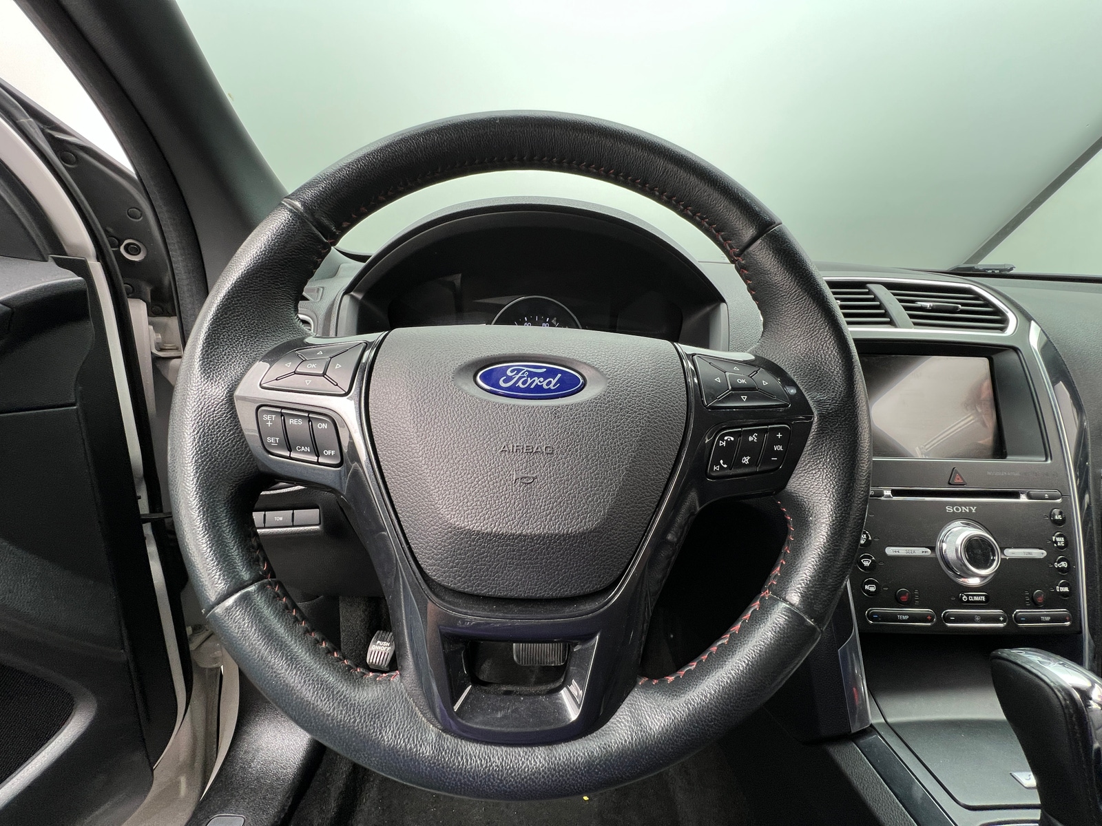 Thumbnail: 2018 Ford Explorer - 4