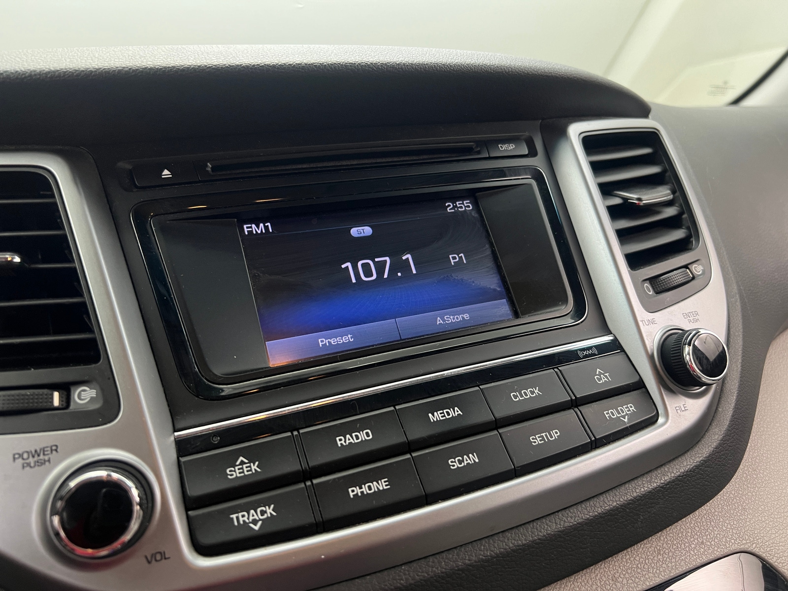 Thumbnail: 2017 Hyundai Tucson - 4
