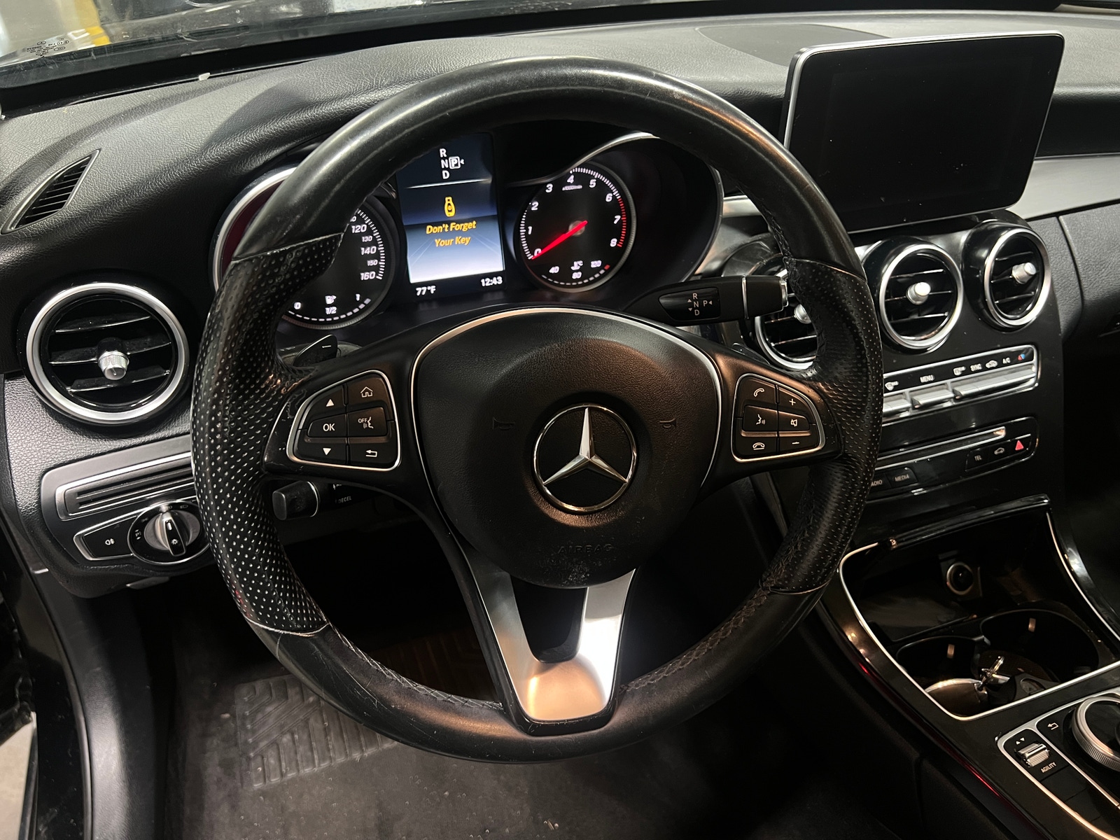 Thumbnail: 2015 Mercedes-Benz C-Class - 4