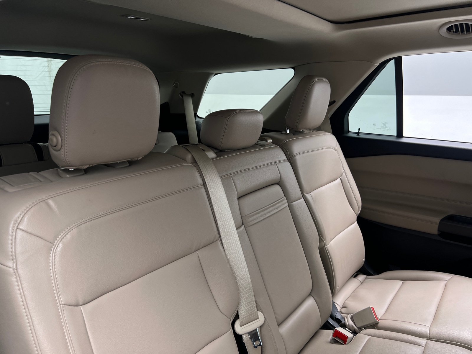 Thumbnail: 2020 Ford Explorer - 6