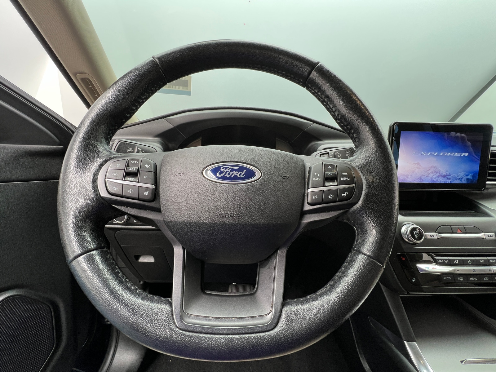 Thumbnail: 2020 Ford Explorer - 5