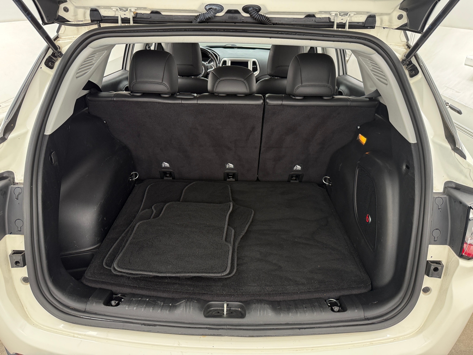 Thumbnail: 2019 Jeep Compass - 6