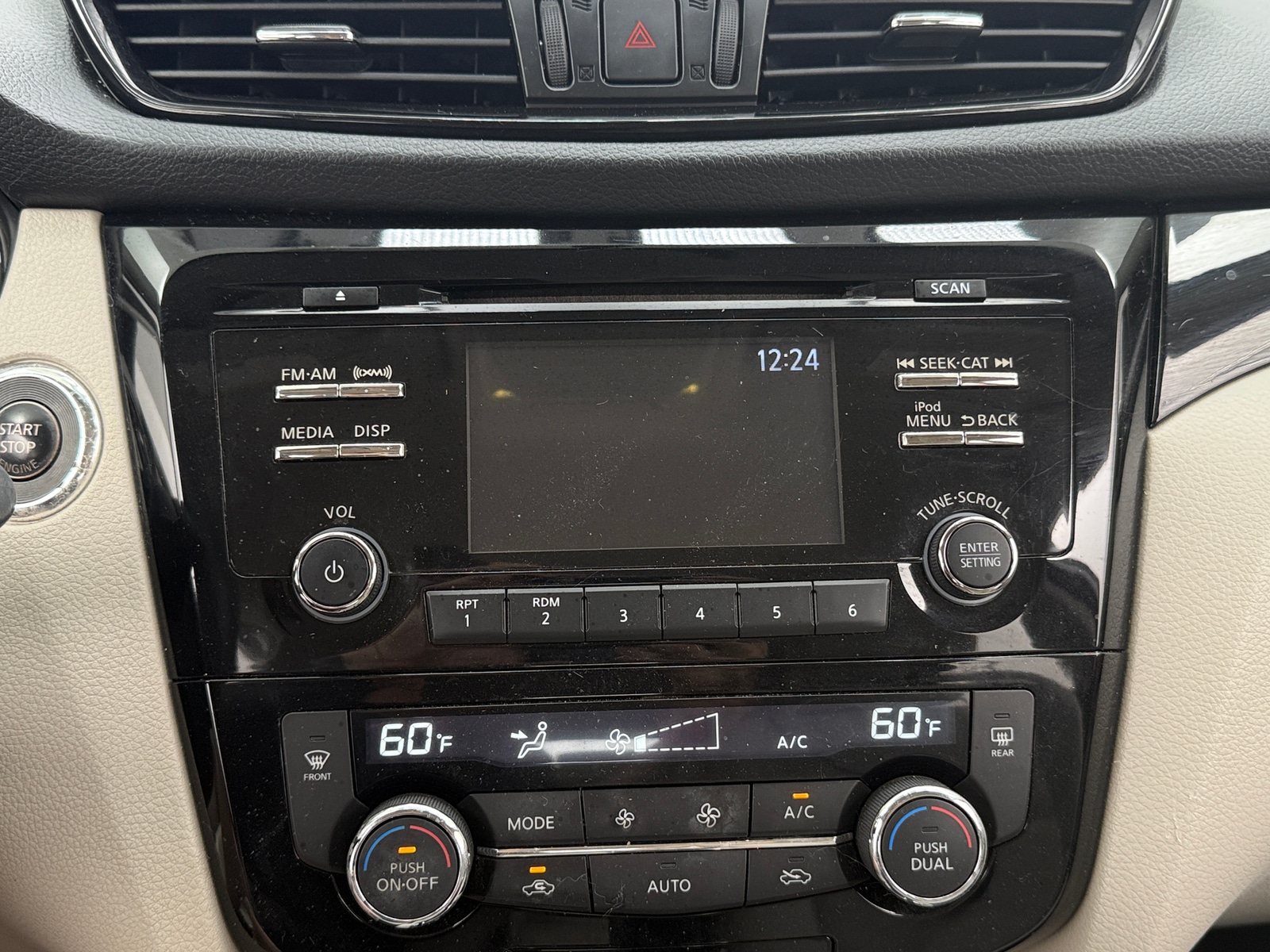 Thumbnail: 2018 Nissan Rogue Sport - 4