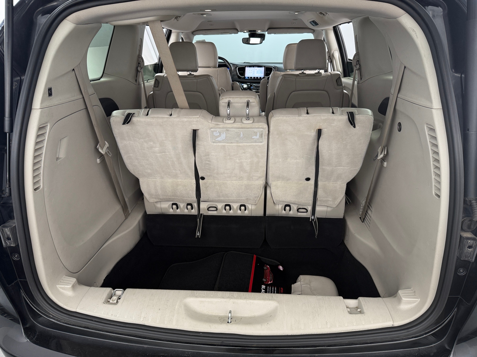 Thumbnail: 2021 Chrysler Pacifica - 6