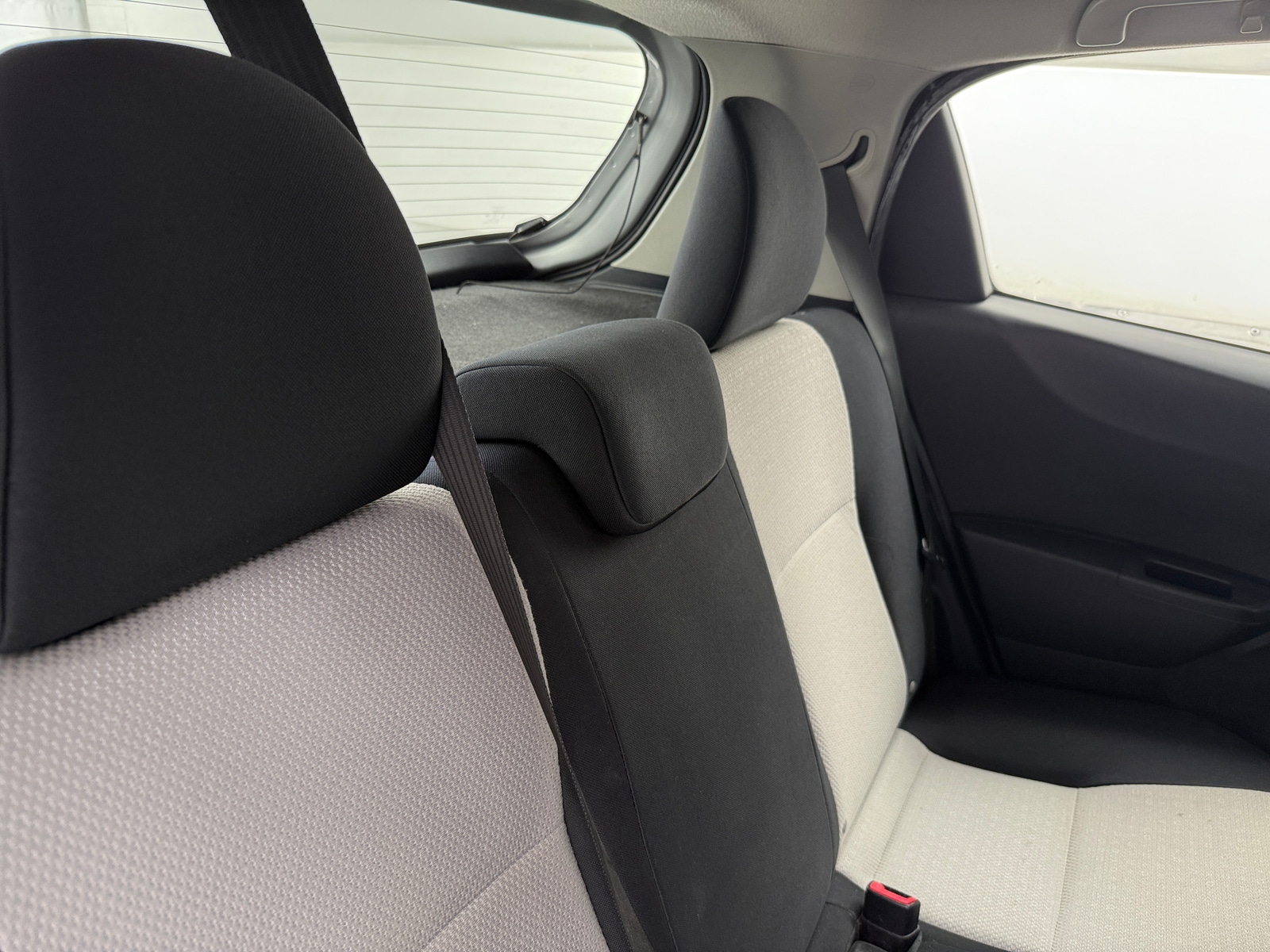 Thumbnail: 2013 Toyota Yaris - 6