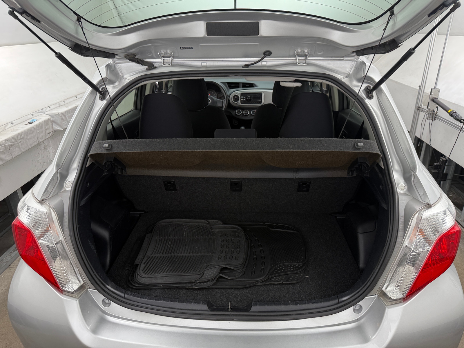 Thumbnail: 2013 Toyota Yaris - 7
