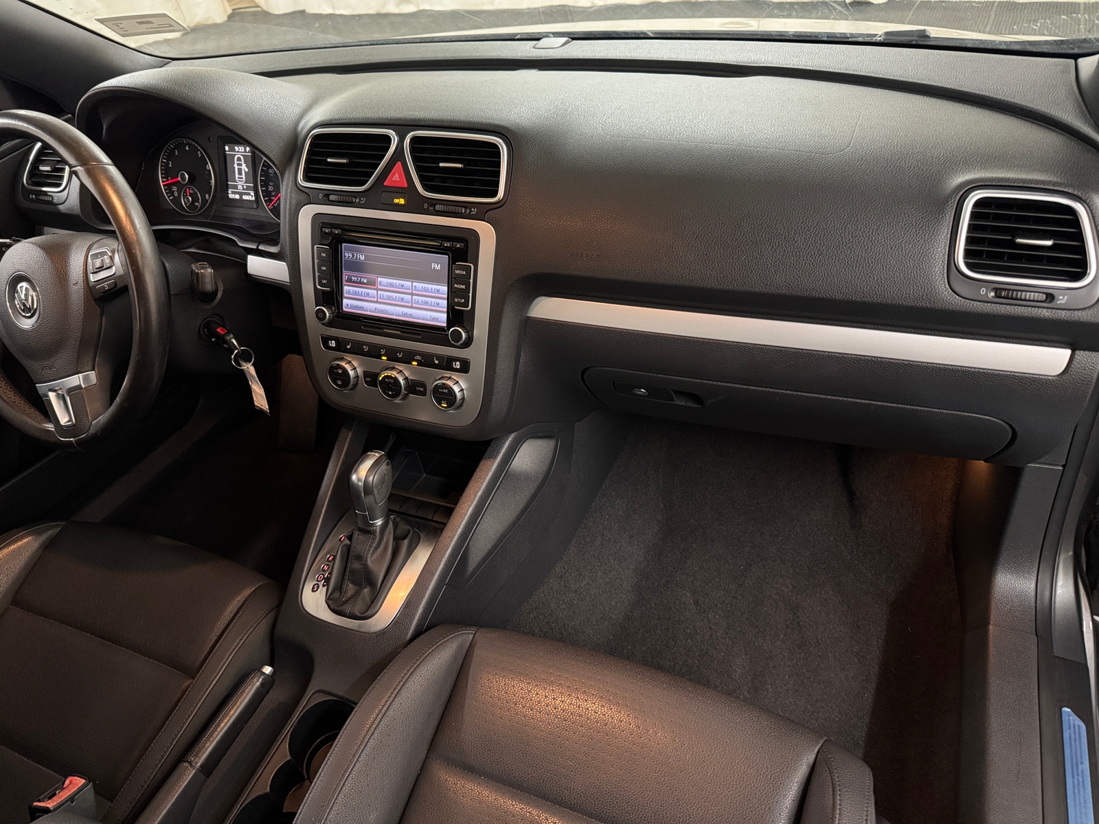 Thumbnail: 2013 Volkswagen Eos - 2