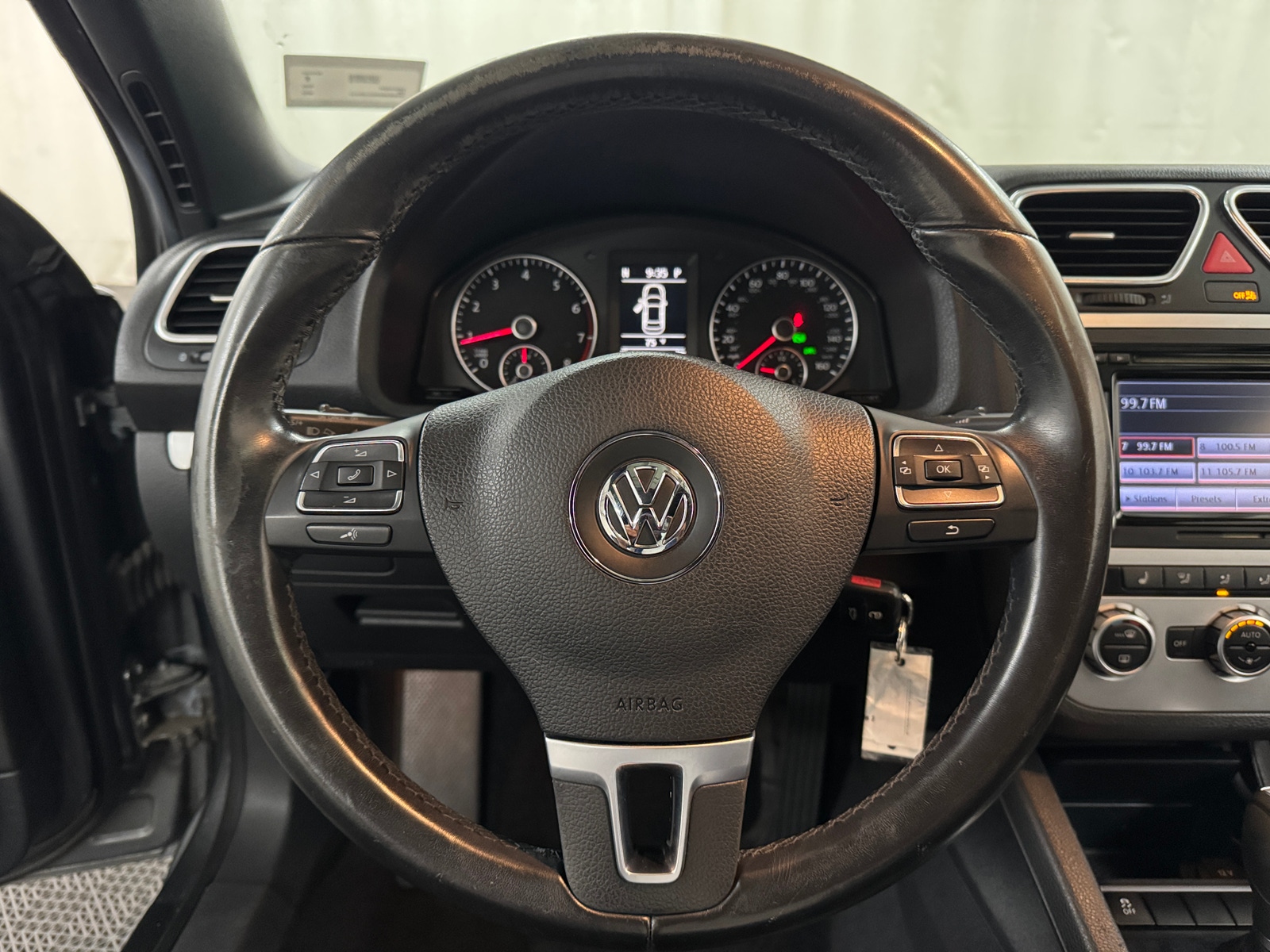 Thumbnail: 2013 Volkswagen Eos - 4