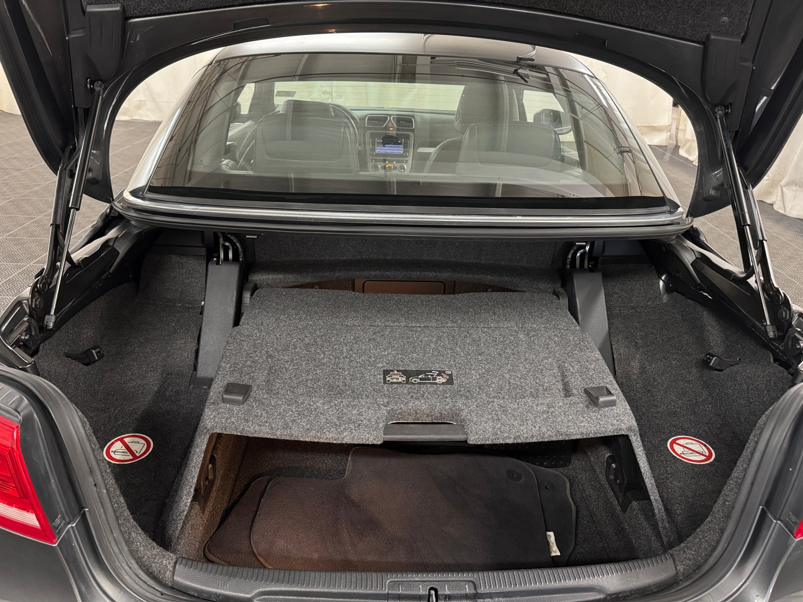 Thumbnail: 2013 Volkswagen Eos - 6