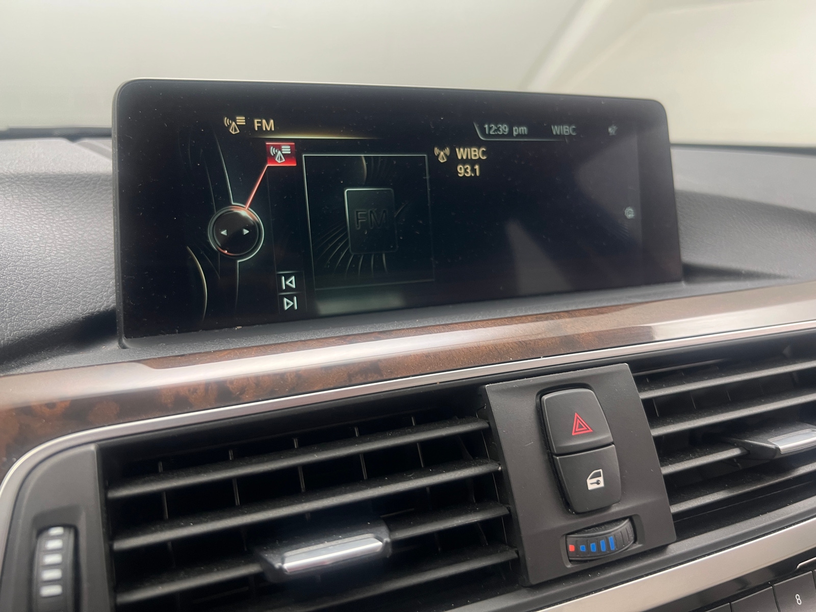 Thumbnail: 2016 BMW 3 Series - 3