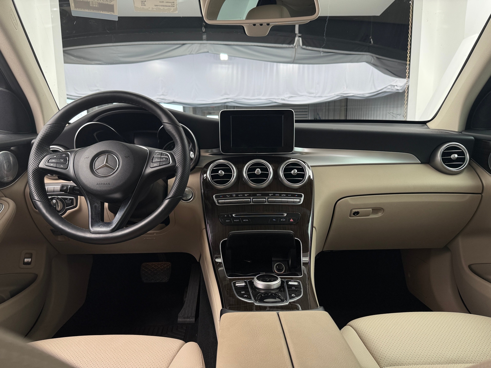 Thumbnail: 2019 Mercedes-Benz GLC - 2